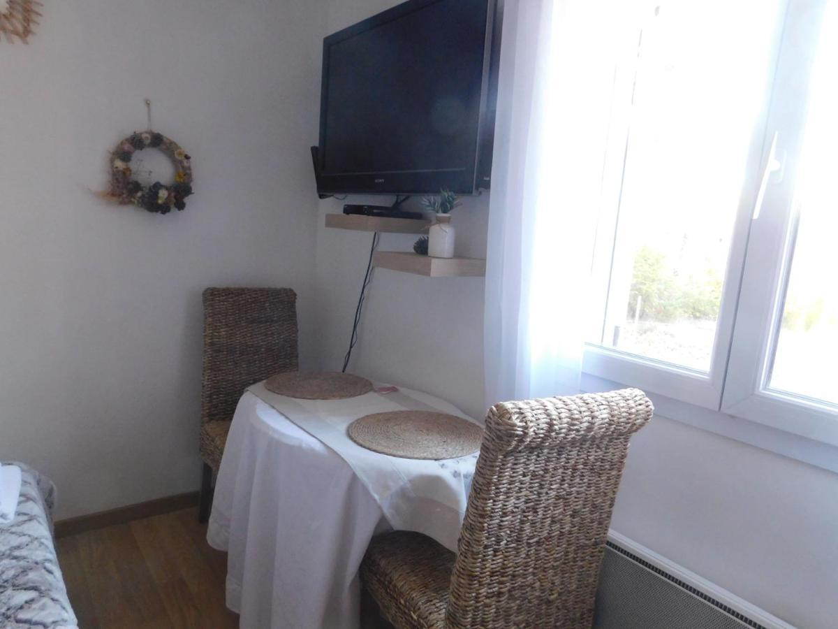 Chez Marie Bed and Breakfast Régusse Εξωτερικό φωτογραφία